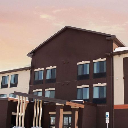Grand Forks Lodge And Suites מראה חיצוני תמונה