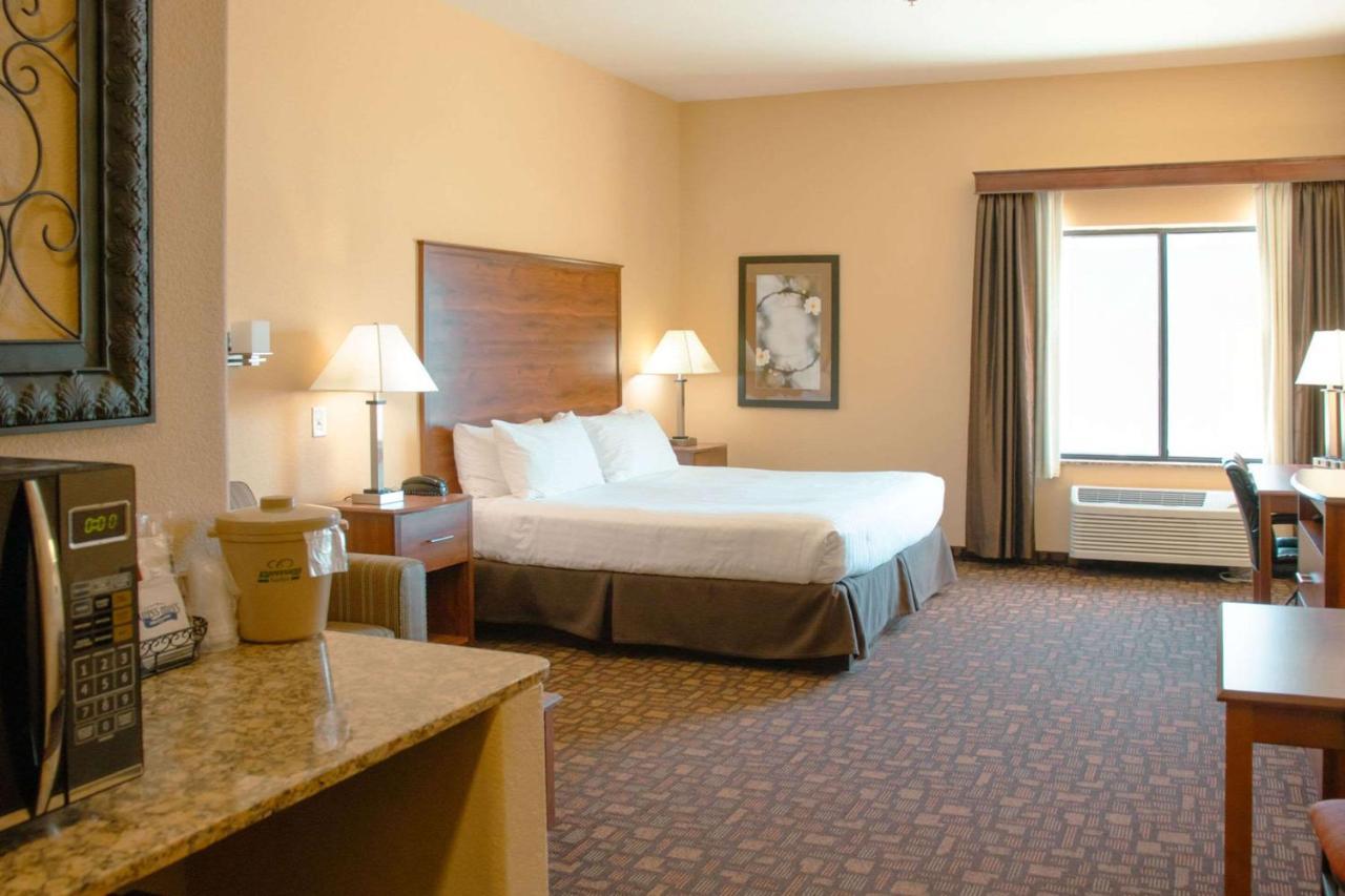 Grand Forks Lodge And Suites מראה חיצוני תמונה