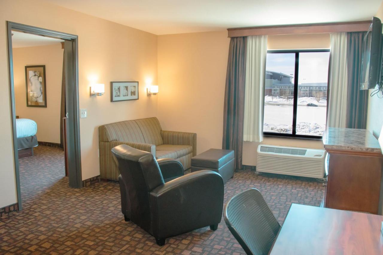 Grand Forks Lodge And Suites מראה חיצוני תמונה