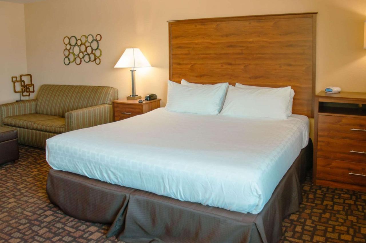 Grand Forks Lodge And Suites מראה חיצוני תמונה