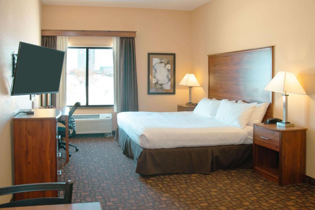 Grand Forks Lodge And Suites מראה חיצוני תמונה
