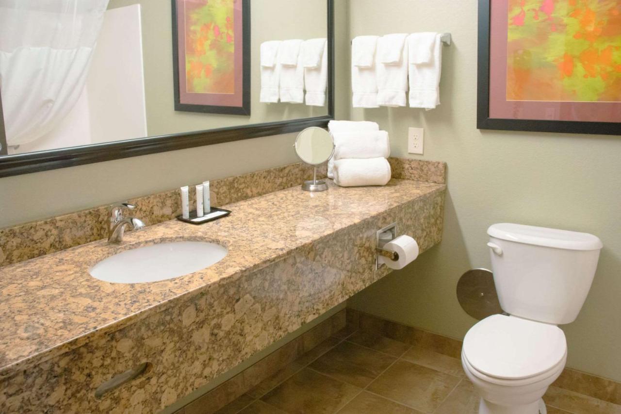 Grand Forks Lodge And Suites מראה חיצוני תמונה